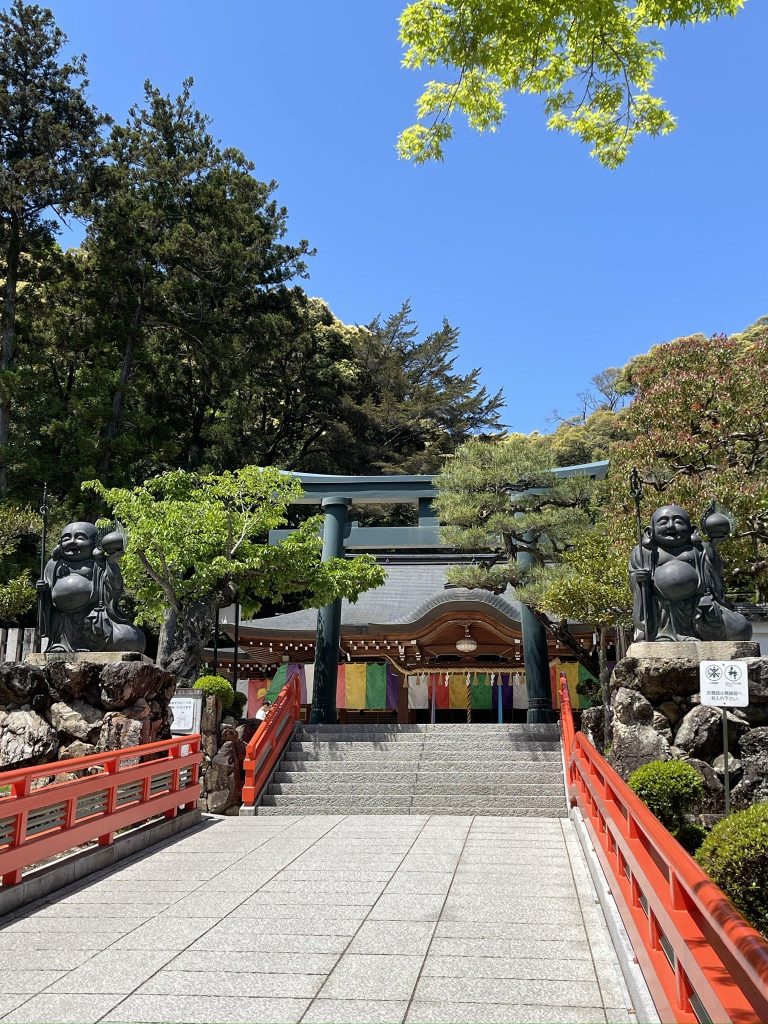拝殿（天堂）
Haiden (tendō)