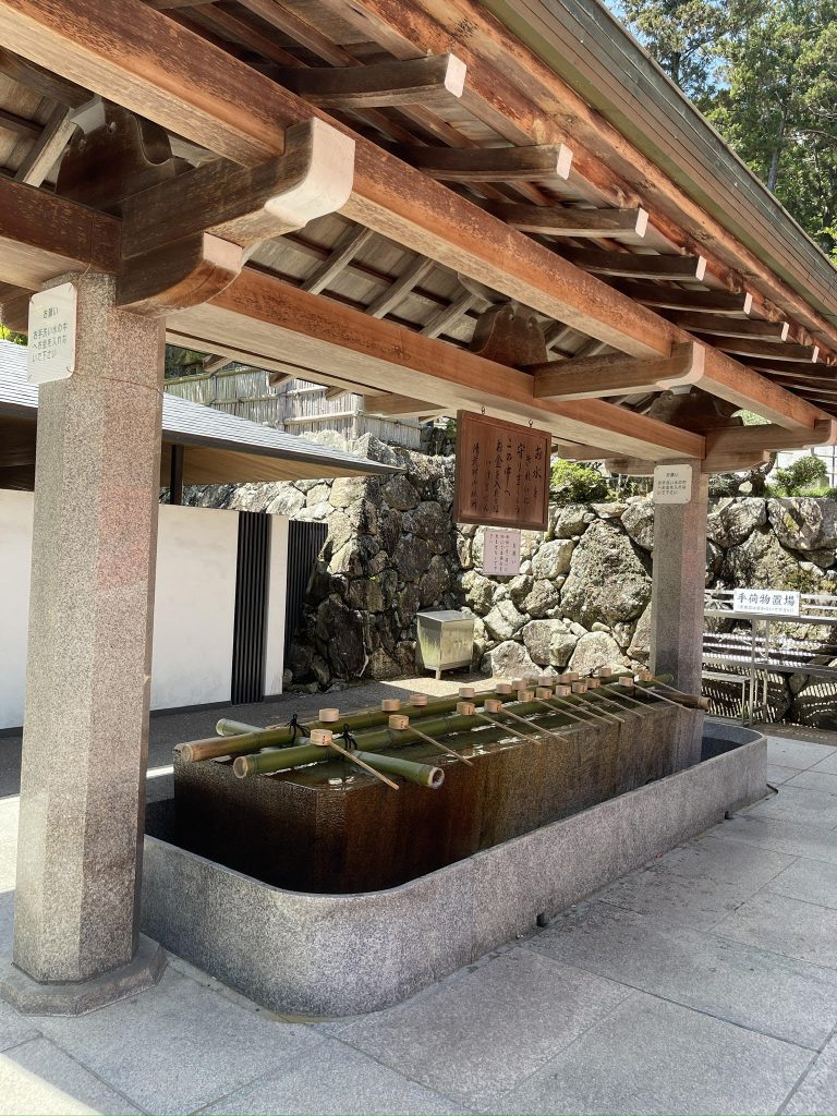 清荒神 手水舎
kiyoshikojin Chouzusha
