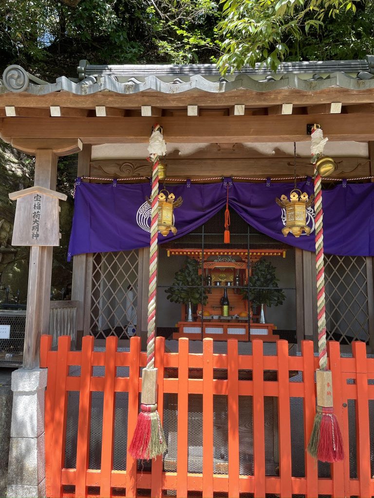 宝稲荷社
takara inariyasya